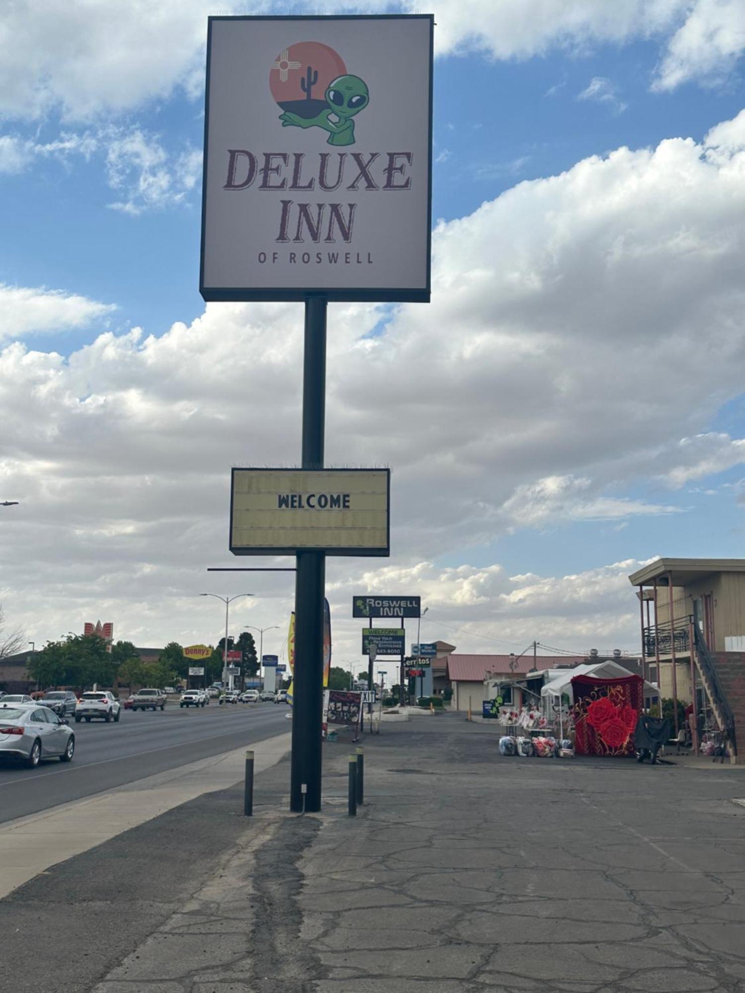 Deluxe Inn Of รอสเวลล์ ภายนอก รูปภาพ