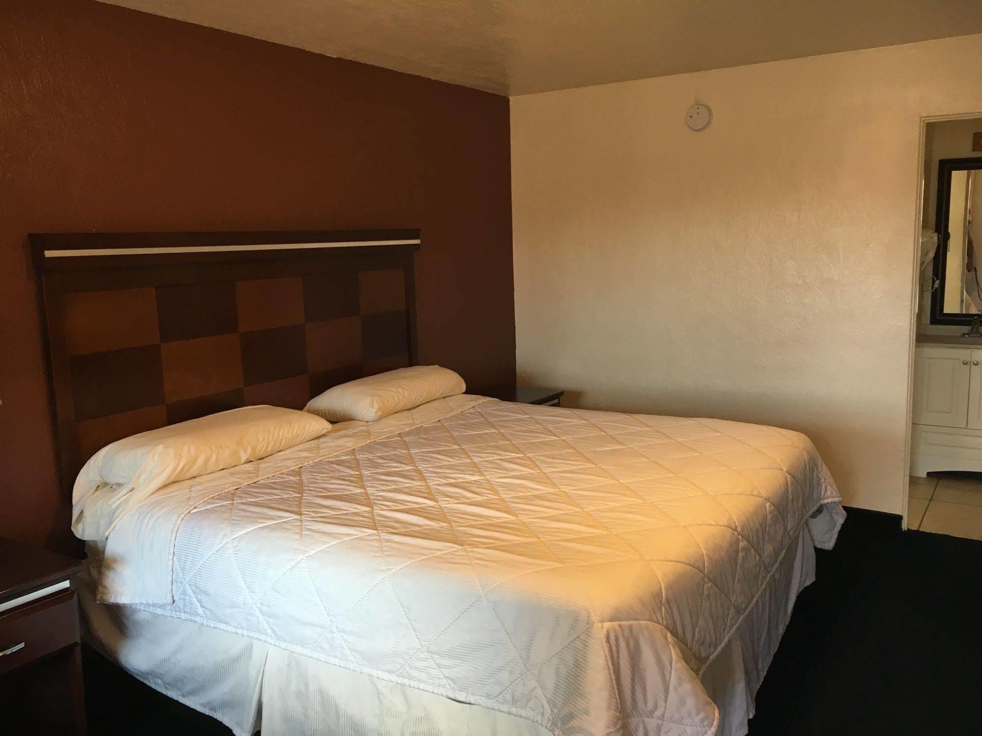 Deluxe Inn Of รอสเวลล์ ภายนอก รูปภาพ